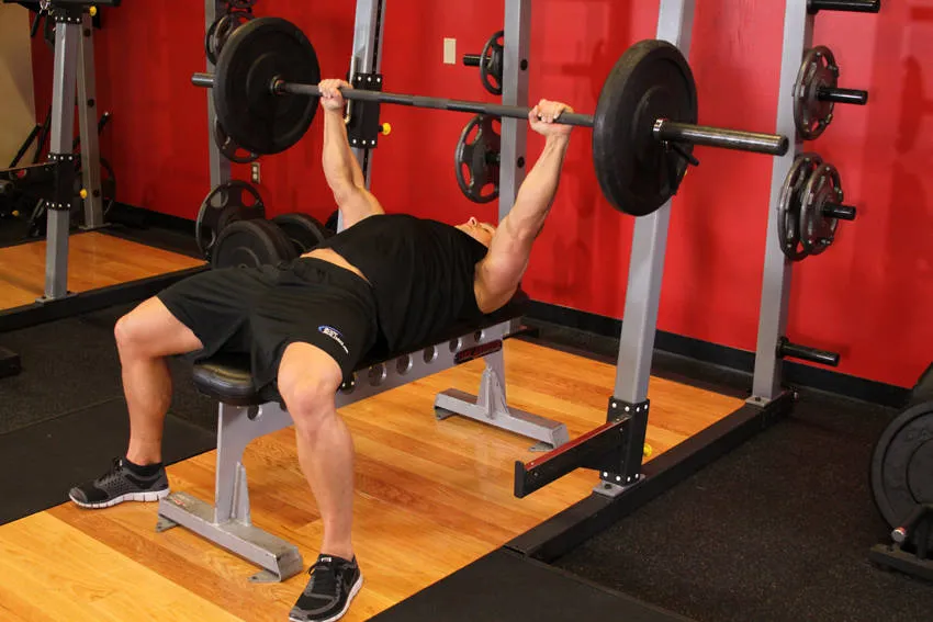 Barbell bench press: start and finish positions