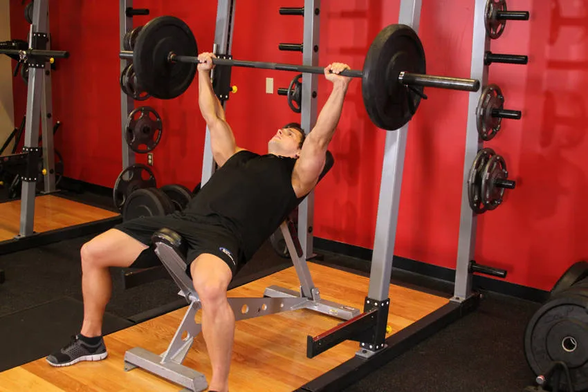 Incline barbell bench press: start and finish positions