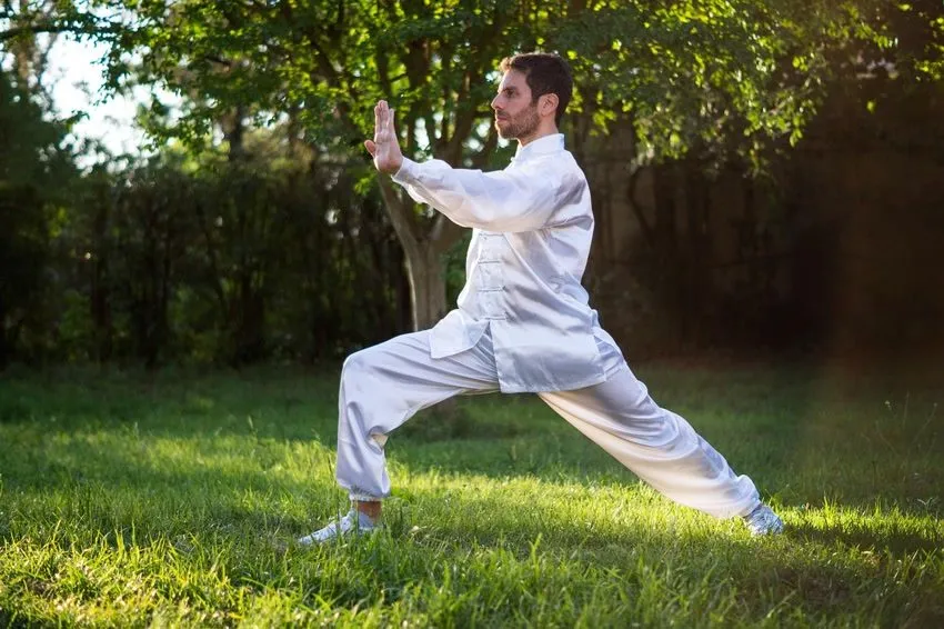 Brush knee: start and finish positions