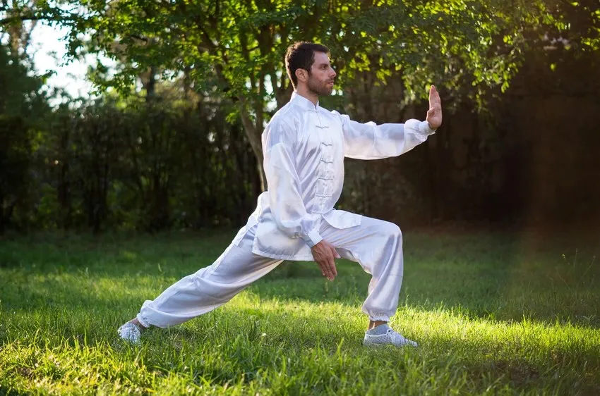 Brush knee: start and finish positions