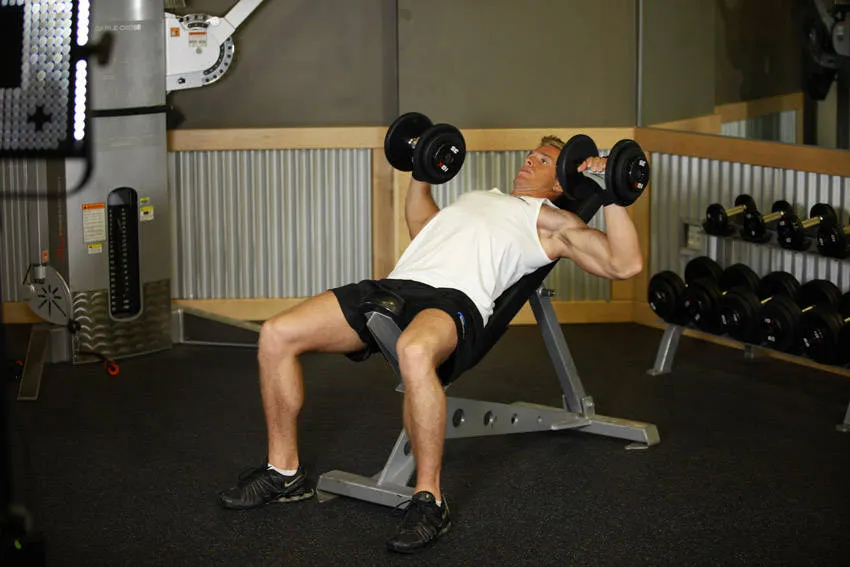 Incline dumbbell press: start and finish positions