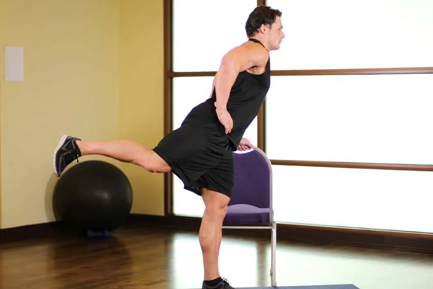 Front leg swing: start and finish positions