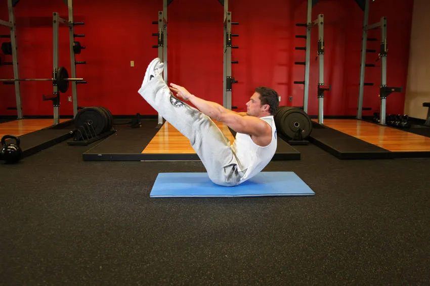 Jackknife sit-up: start and finish positions