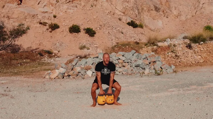 Kettlebell deadlift: start and finish positions