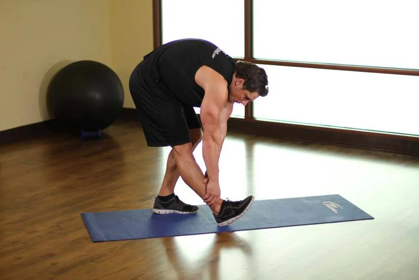 Pyramid stretch: start and finish positions