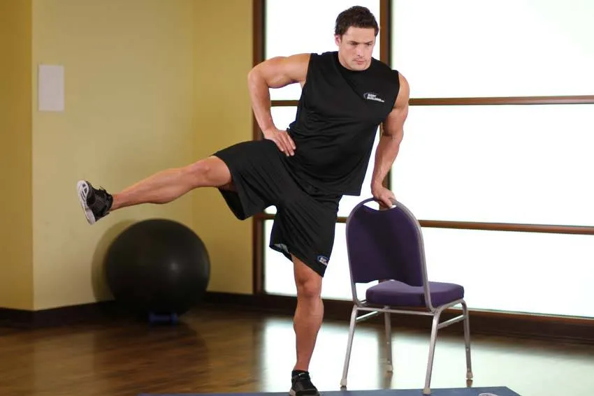 Side leg raise: start and finish positions