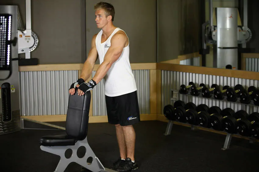Standing leg lift: start and finish positions
